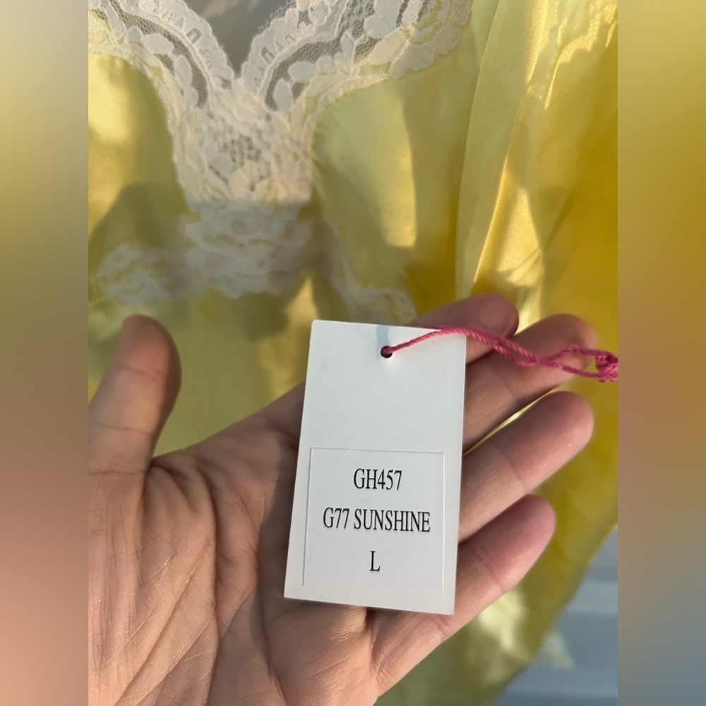 Gold Hawk Sunshine Yellow Washable Silk Lace Camisole NWT Size L - Picture 4 of 5